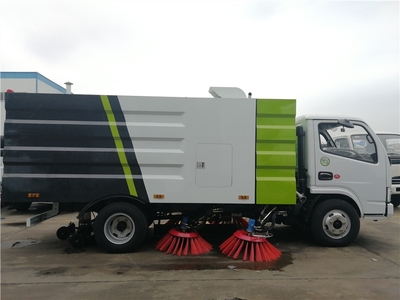 城市清潔的得力助手 從工業(yè)到街道的掃地車(chē)系列概覽